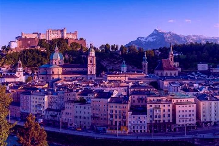 Escorts Strassham, Austria — Local Companions
