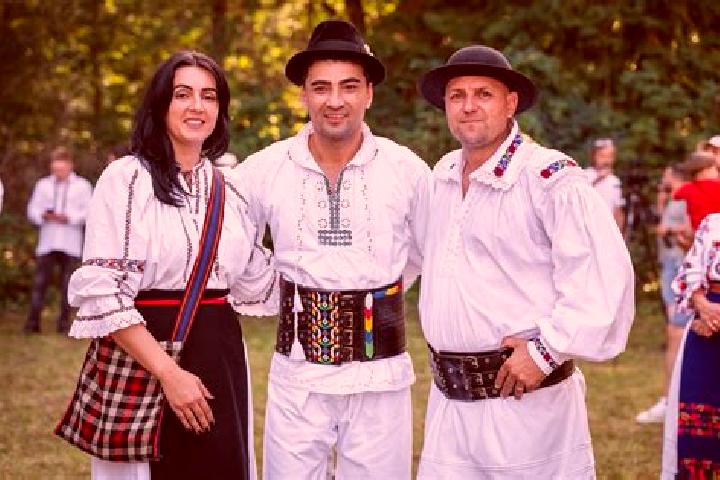 Escorts Suciu de Jos, Romania — Local Companions