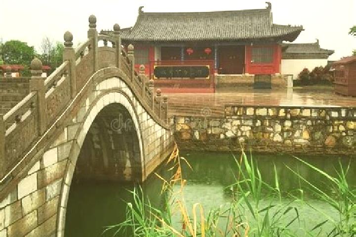 Escorts Suiyang, China — Local Companions