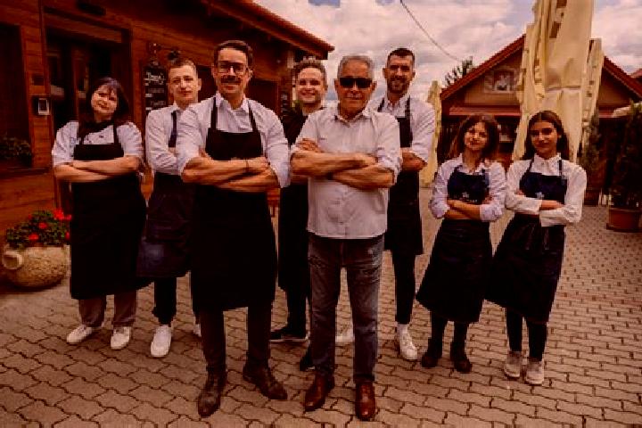 Escorts Szajol, Hungary — Local Companions