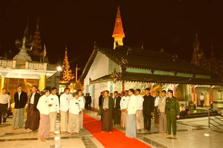 Escorts Ta Hlaing Hmi, Myanmar — Local Companions