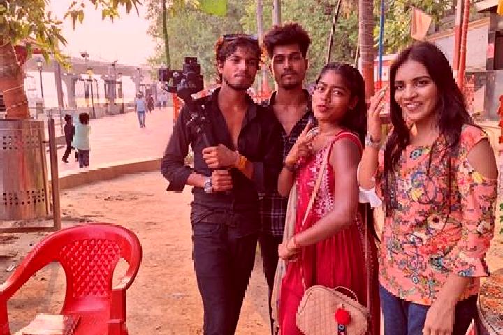 Escorts Talkhapur Dumra, India — Local Companions