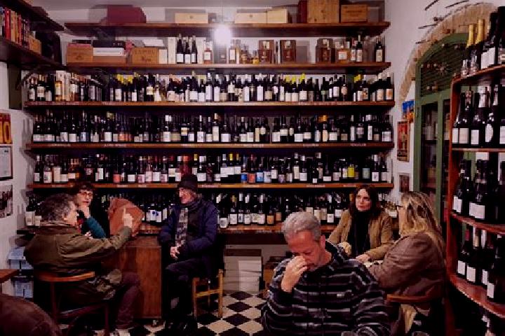 Escorts Teggiano-Macchiaroli, Italy — Local Companions