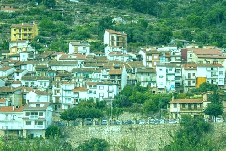 Escorts Tejeda de Tietar, Spain — Local Companions