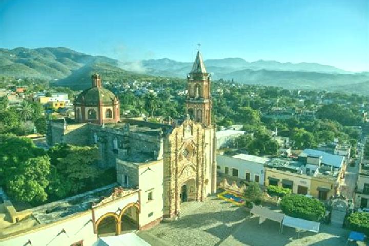 Escorts Tenasda (Barrio de San Ildefonso), Mexico — Local Companions