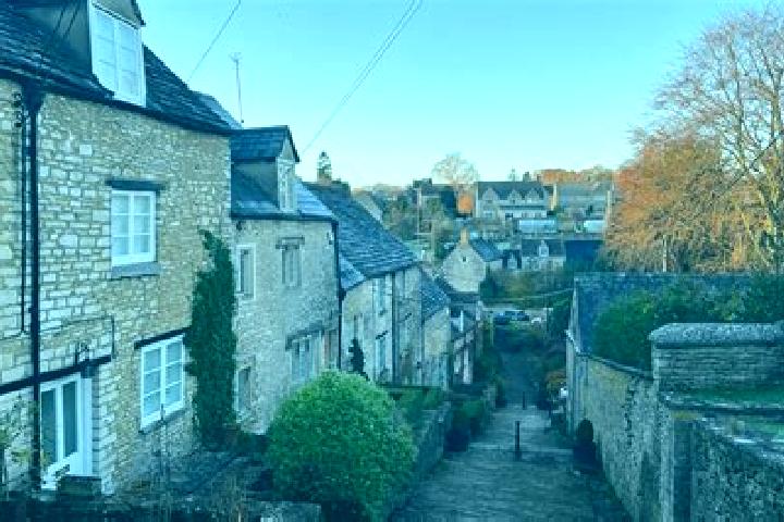 Escorts Tetbury, United Kingdom — Local Companions