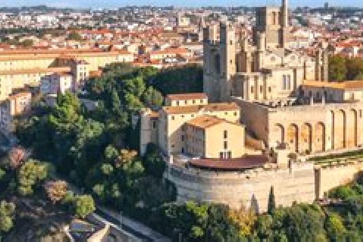 Escorts Thezan-les-Beziers, France — Local Companions