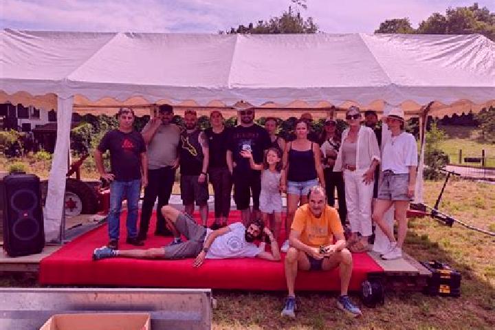 Escorts Thuilley-aux-Groseilles, France — Local Companions