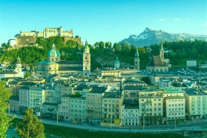 Escorts Thumersbach, Austria — Local Companions