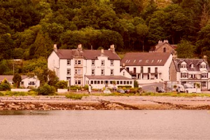 Escorts Tighnabruaich, United Kingdom — Local Companions