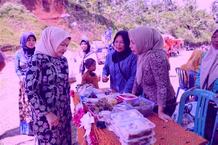 Escorts Tirtoyudo, Indonesia — Local Companions