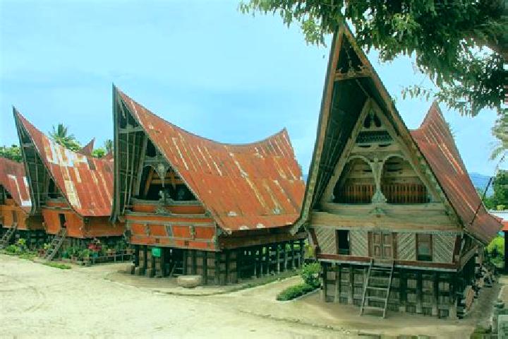 Escorts Tomok Bolon, Indonesia — Local Companions