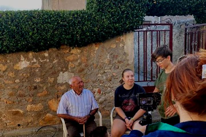 Escorts Torrecilla del Rebollar, Spain — Local Companions