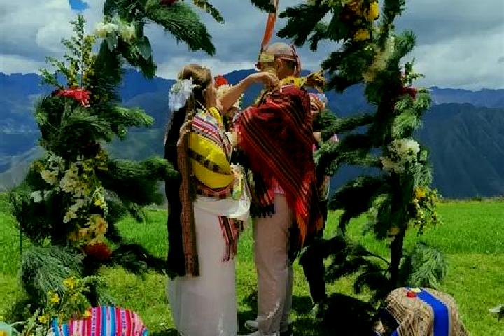 Escorts Totorabamba, Peru — Local Companions