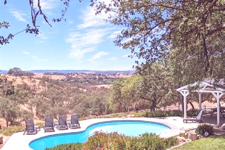Escorts Travis Ranch, United States — Local Companions