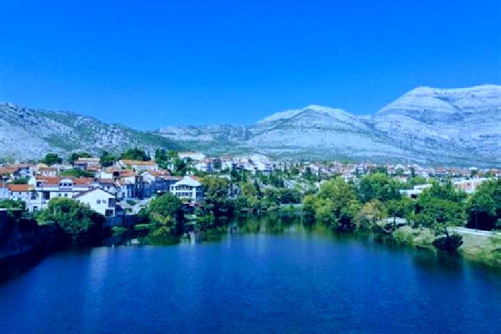 Escorts Trebinje, Bosnia and Herzegovina — Local Companions
