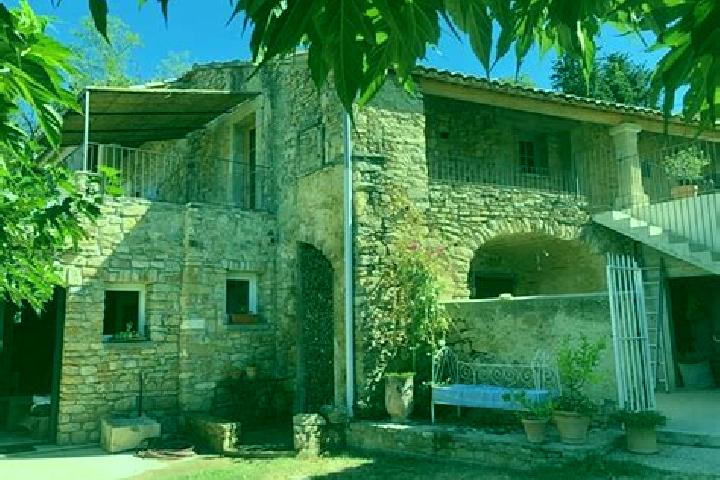 Escorts Tresques, France — Local Companions
