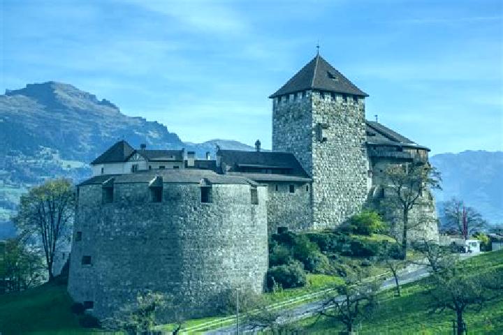 Escorts Triesenberg, Liechtenstein — Local Companions