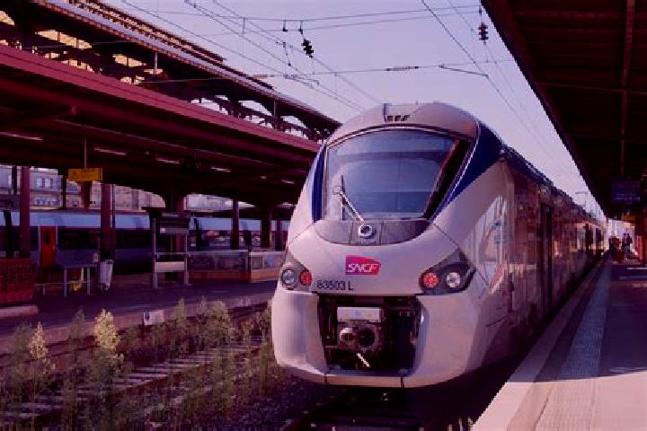 Escorts Trilport, France — Local Companions
