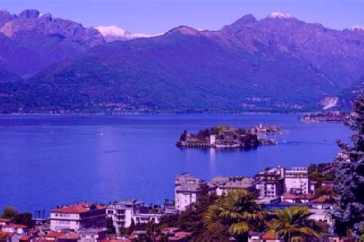 Escorts Tronzano Lago Maggiore, Italy — Local Companions