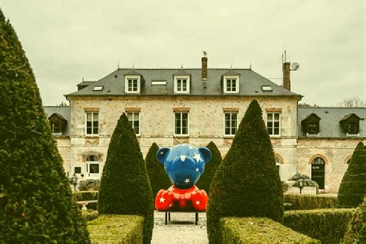 Escorts Trosly-Loire, France — Local Companions