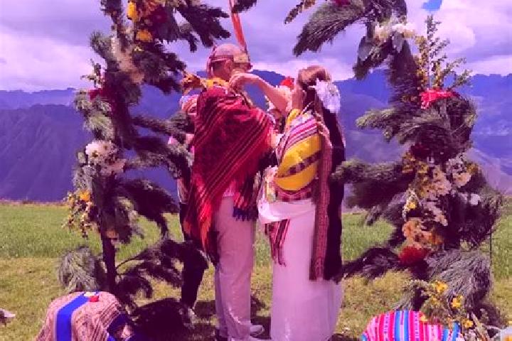 Escorts Uchumarca, Peru — Local Companions