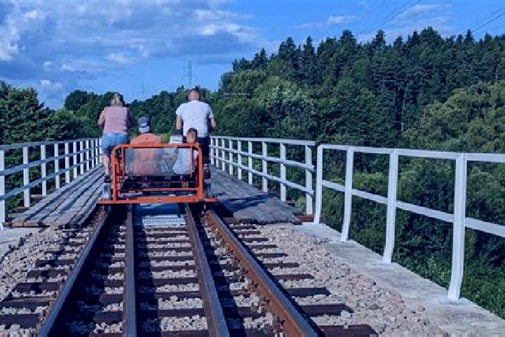 Escorts Uherce Mineralne, Poland — Local Companions