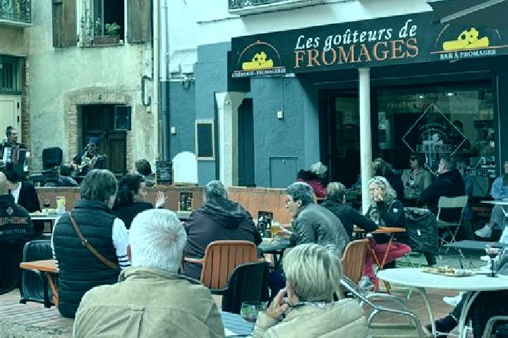 Escorts Uhrwiller, France — Local Companions