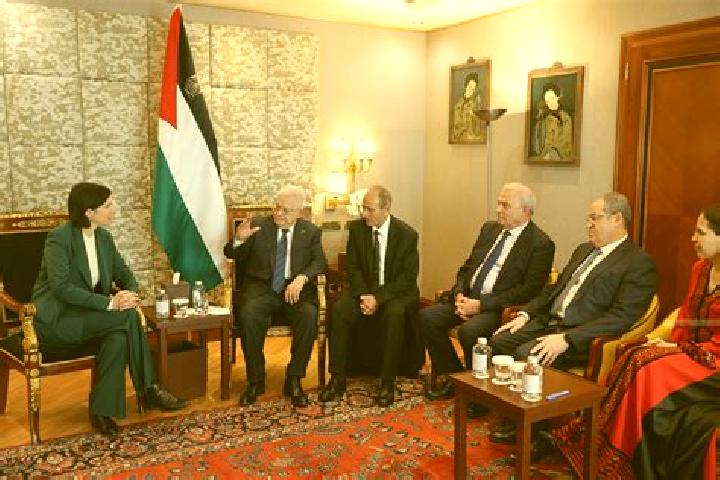 Escorts Umm Safa, Palestine — Local Companions