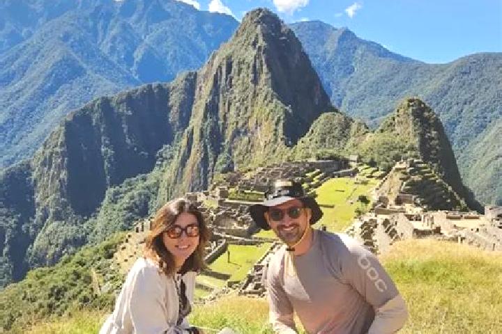 Escorts Urpay, Peru — Local Companions