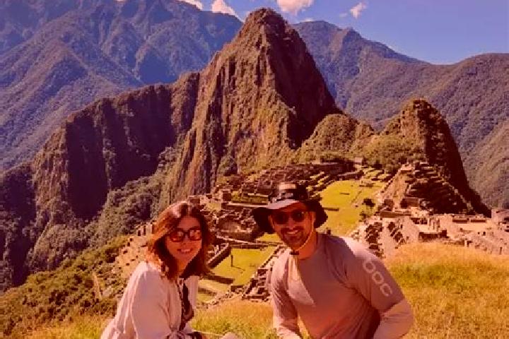 Escorts Urpish, Peru — Local Companions