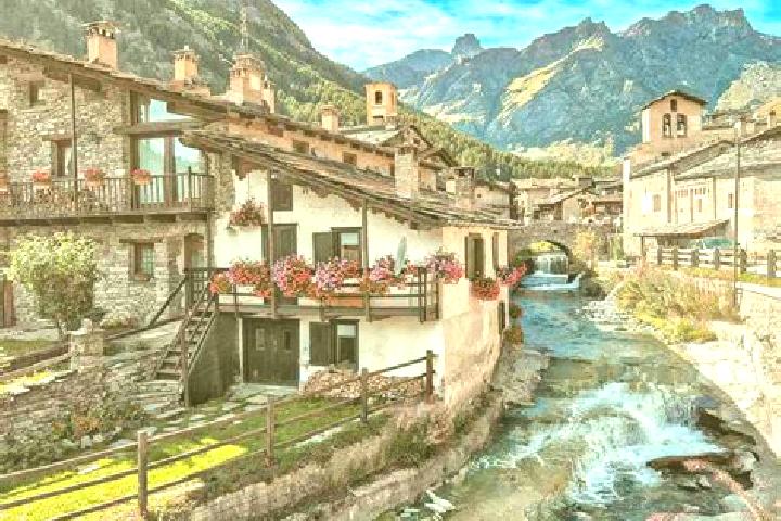 Escorts Usseaux, Italy — Local Companions