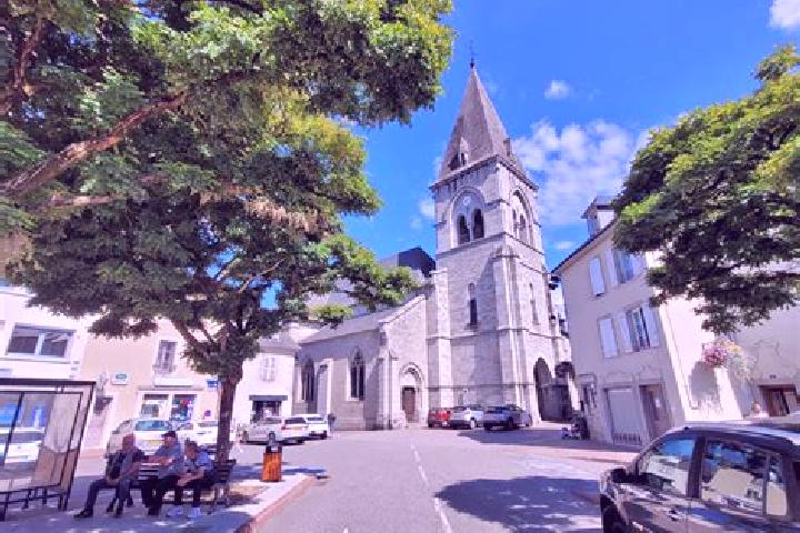 Escorts Ussel, France — Local Companions
