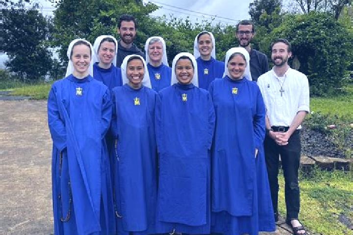 Escorts Valmont, France — Local Companions
