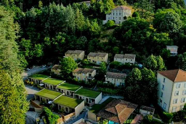 Escorts Vals-les-Bains, France — Local Companions