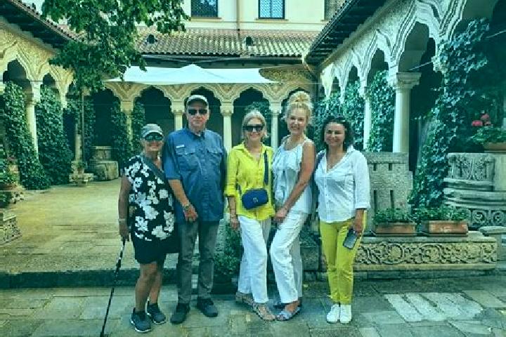 Escorts Vary, Ukraine — Local Companions