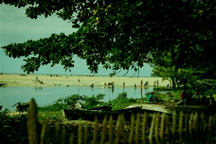 Escorts Vatomandry, Madagascar — Local Companions