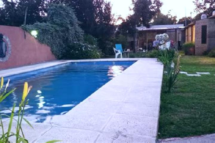 Escorts Vedia, Argentina — Local Companions