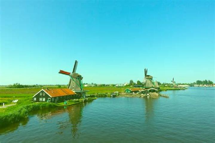 Escorts Veenoord, Netherlands — Local Companions