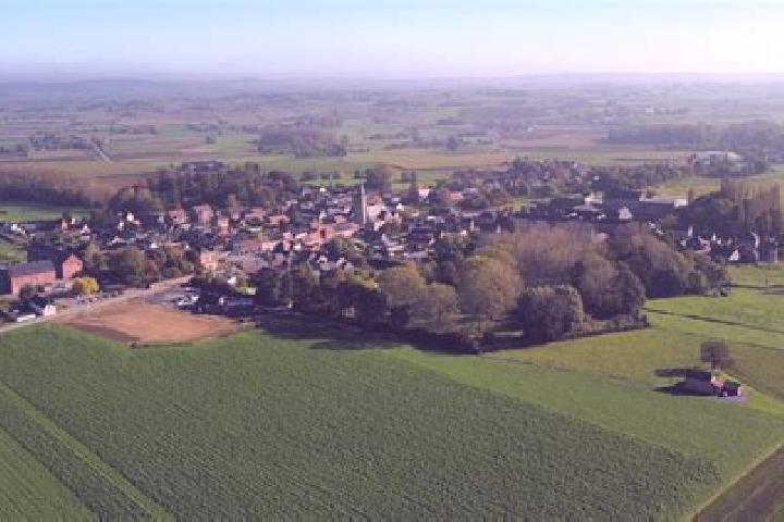 Escorts Velaines, France — Local Companions