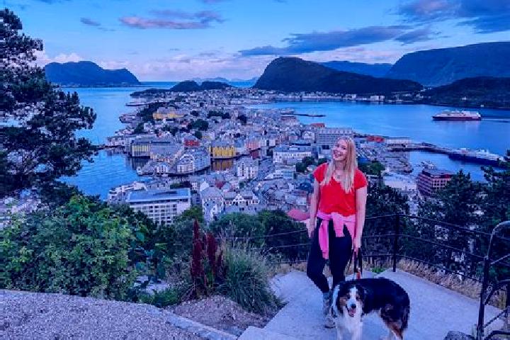 Escorts Vevelstad, Norway — Local Companions