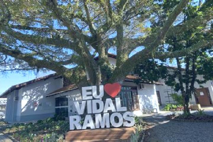 Escorts Vidal Ramos, Brazil — Local Companions