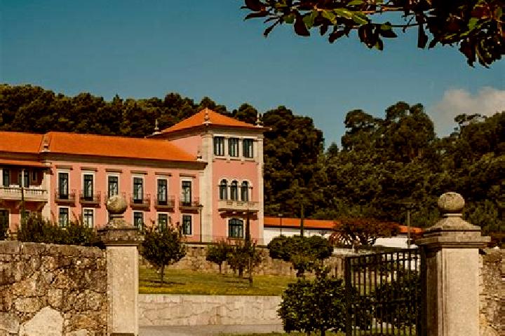 Escorts Vila Mea, Portugal — Local Companions