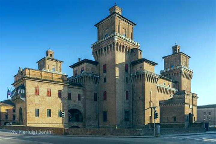 Escorts Villa Estense, Italy — Local Companions