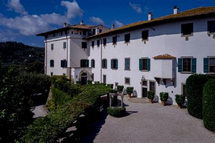 Escorts Villa San Leonardo, Italy — Local Companions