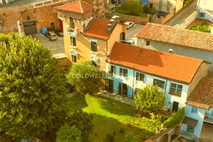 Escorts Villa San Secondo, Italy — Local Companions