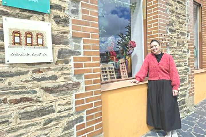 Escorts Villanueva de Oscos, Spain — Local Companions