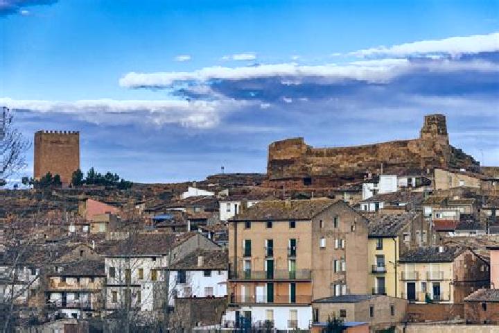 Escorts Villarroya de la Sierra, Spain — Local Companions