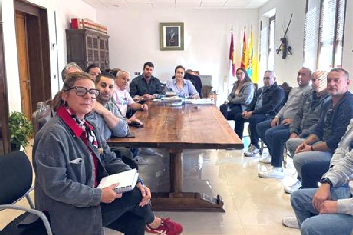 Escorts Villarrubia de Santiago, Spain — Local Companions