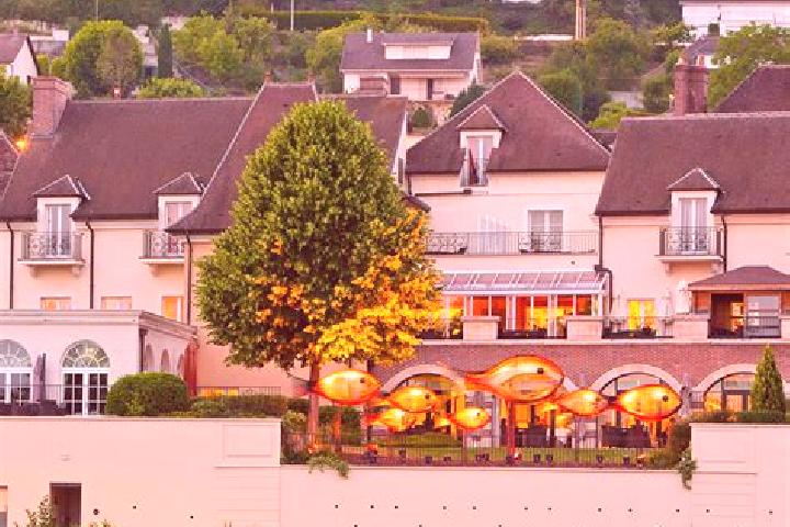 Escorts Villers-au-Tertre, France — Local Companions
